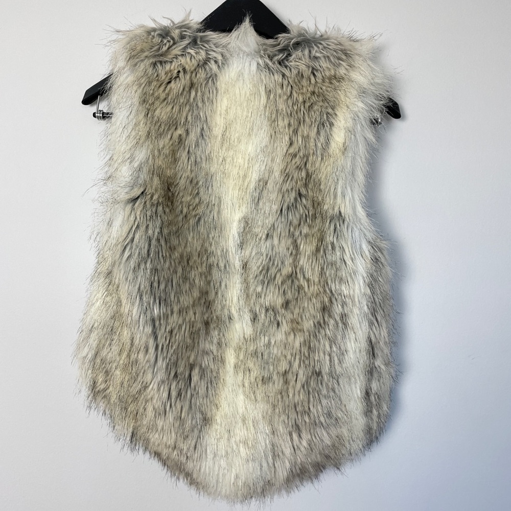 BSABLE Los‎ Angeles faux fur vest